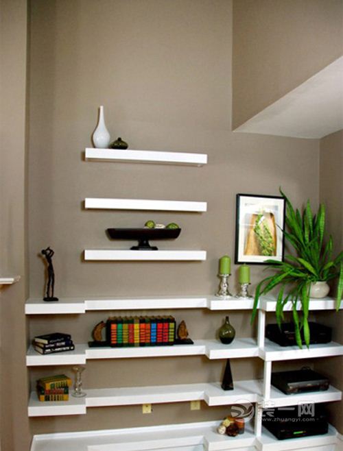 不仅要考虑美观,还要兼顾实用,在墙面上安装上一两块隔板,就能很好的